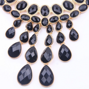 Collier Goud Zwart & Oorbellen