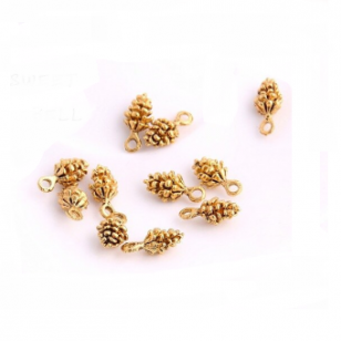 Bedel Dennenappel Antiek Goud