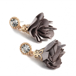 Oorbellen-Zijden-Bloem-Grijs