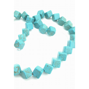 Kraal Howliet Turqouise blauw dobbelsteen 8mm