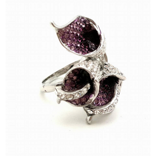 Ring bezet met Swarovski - Lelie