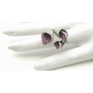 Ring bezet met Swarovski - Lelie