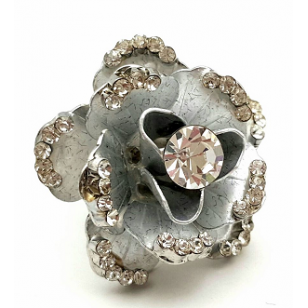 Ring - Roos bezet met crystal - wit