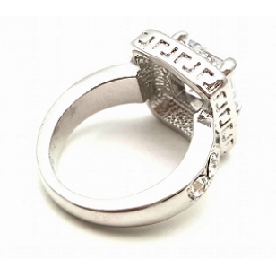 Ring  met grote steen en bezet Swarovski kristal