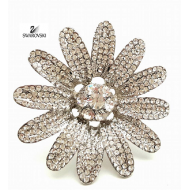 Ring- Margriet bezet met Swarovski
