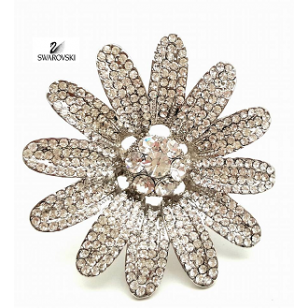 Ring- Margriet bezet met Swarovski