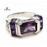 Ring modern bezet met Swarovski elements