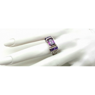 Ring modern bezet met Swarovski elements