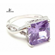 Ring bezet met grote Zirkonia -lila en Swarovski kristal