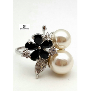 Ring bezet met Parels en Swarovski kristallen Bloem
