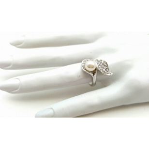 Ring Parel / Leaf bezet met Swarovski kristal