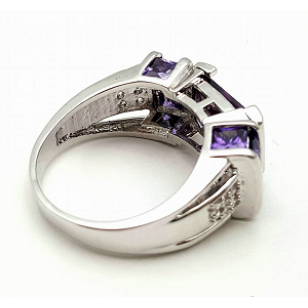Ring modern bezet met Swarovski elements