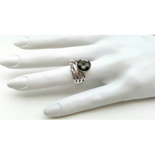 Ring bezet met Swarovski kristal en Grijze Zirkonia
