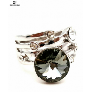 Ring bezet met Swarovski kristal en Grijze Zirkonia
