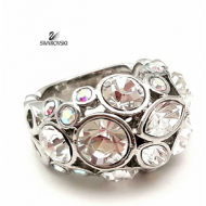 Ring met rondom bezet met Swarovski 