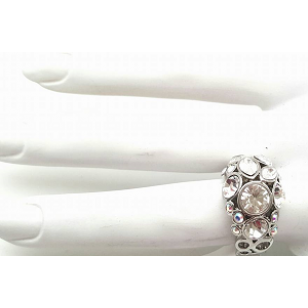 Ring met rondom bezet met Swarovski 