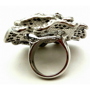 RIng Grote Roos bezet met AB Swarovski