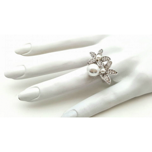 Ring - Parels Bloem bezet met Swarovski