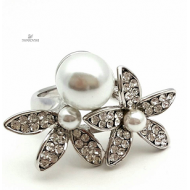 Ring - Parels Bloem bezet met Swarovski