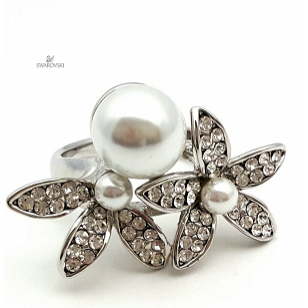 Ring - Parels Bloem bezet met Swarovski