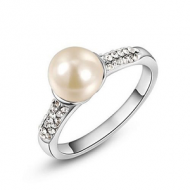Ring bezet met Swarovski en Parel #6